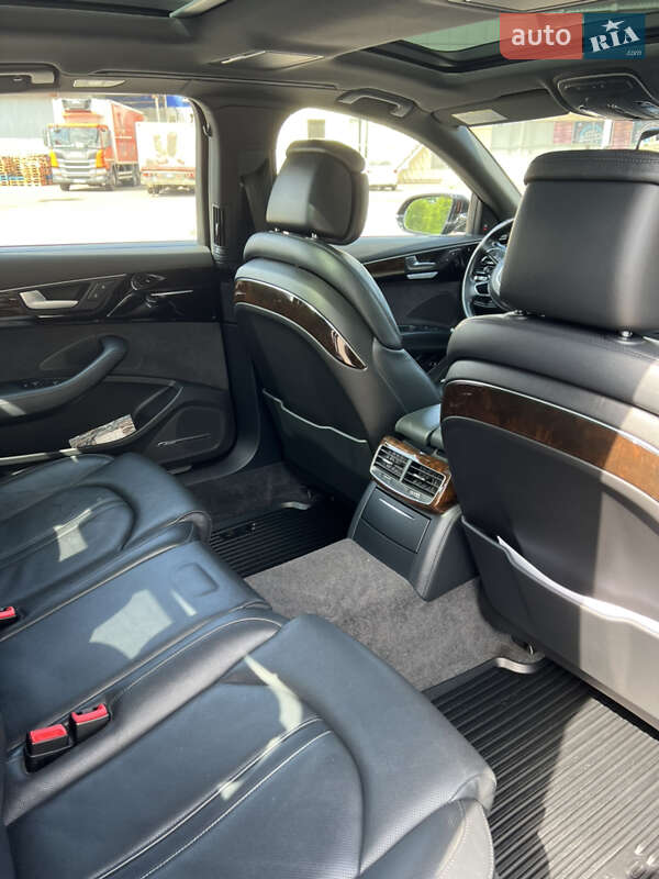 Седан Audi A8 2016 в Кривому Розі