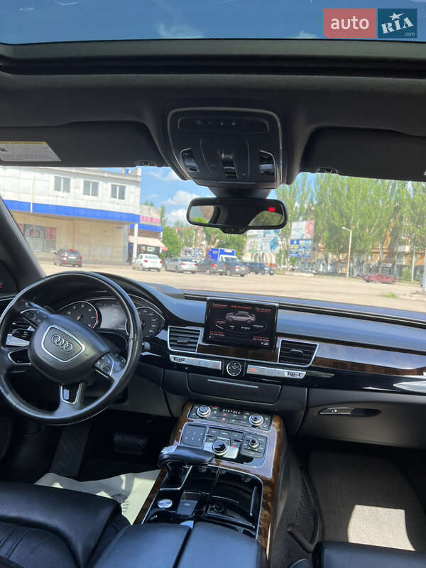Седан Audi A8 2016 в Кривому Розі