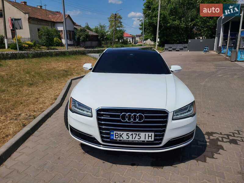 Седан Audi A8 2015 в Івано-Франківську