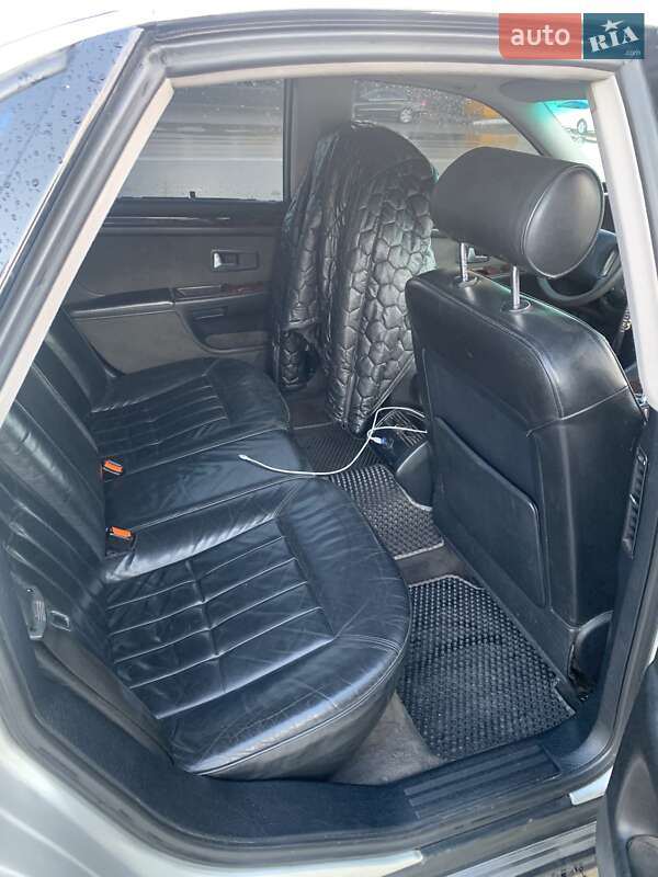 Седан Audi A8 1995 в Броварах