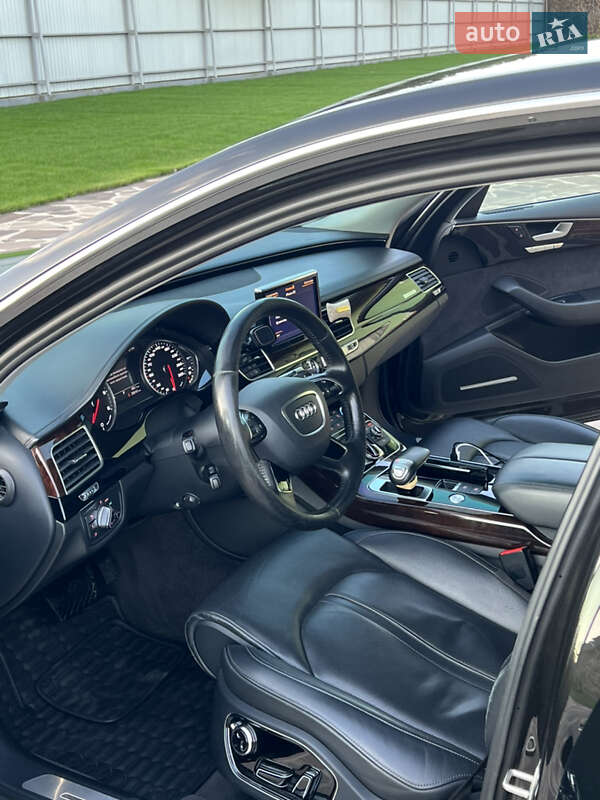 Седан Audi A8 2016 в Хусті