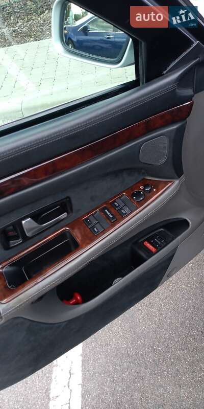 Седан Audi A8 2001 в Киеве