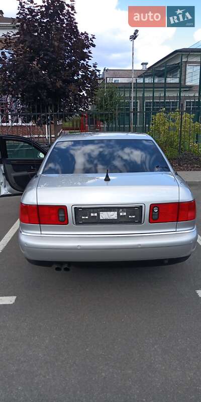 Седан Audi A8 2001 в Киеве