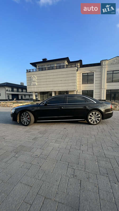 Седан Audi A8 2010 в Хусті