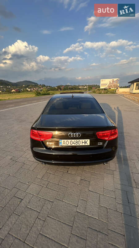 Седан Audi A8 2010 в Хусті