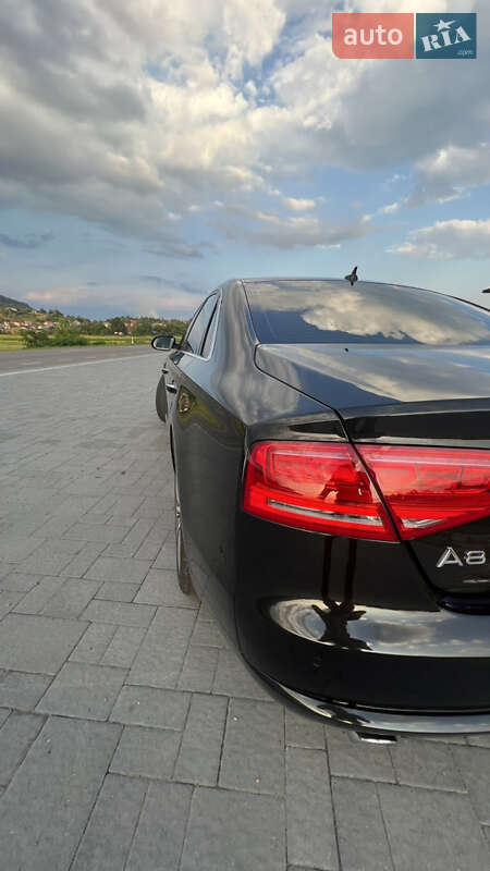 Седан Audi A8 2010 в Хусті