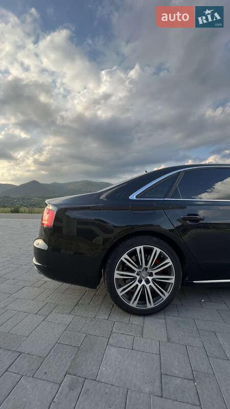 Седан Audi A8 2010 в Хусті