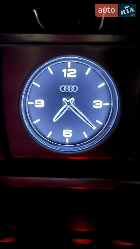 Седан Audi A8 2010 в Хусті