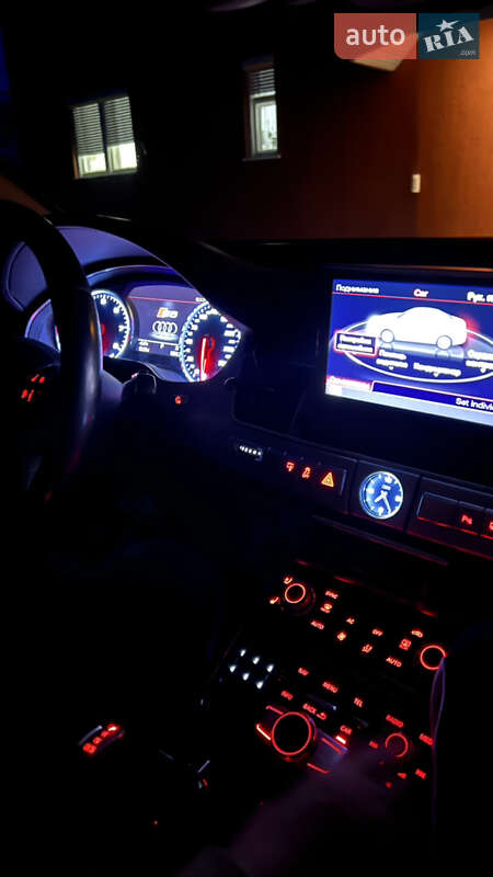 Седан Audi A8 2010 в Хусті