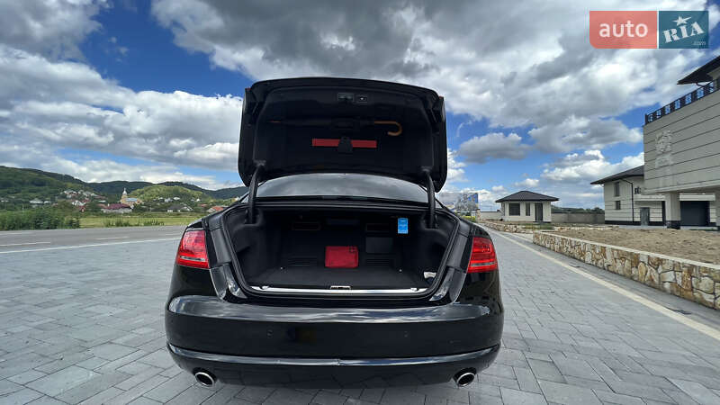Седан Audi A8 2010 в Хусті