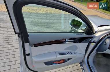 Седан Audi A8 2013 в 