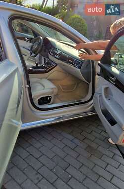 Седан Audi A8 2013 в 