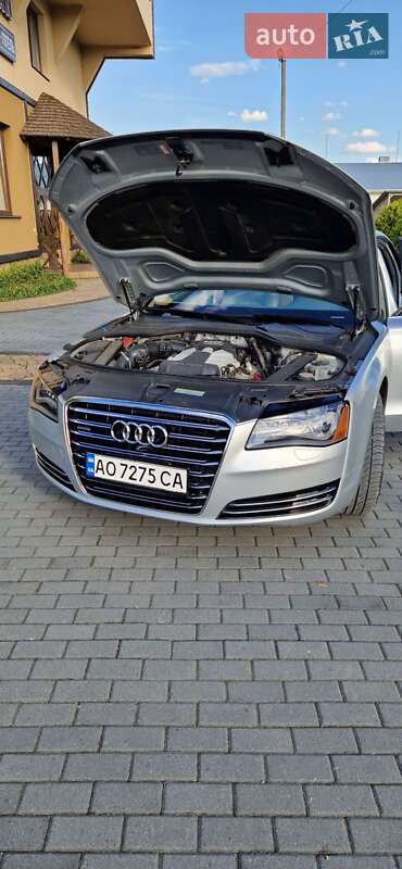 Седан Audi A8 2013 в Хусте