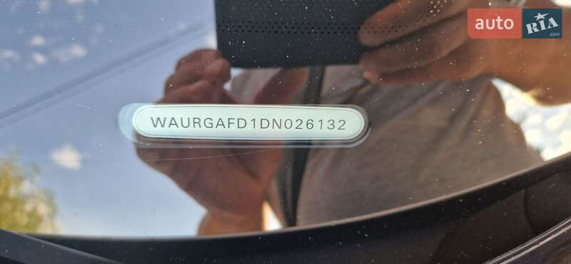 Седан Audi A8 2013 в Хусте
