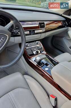 Седан Audi A8 2013 в Хусті