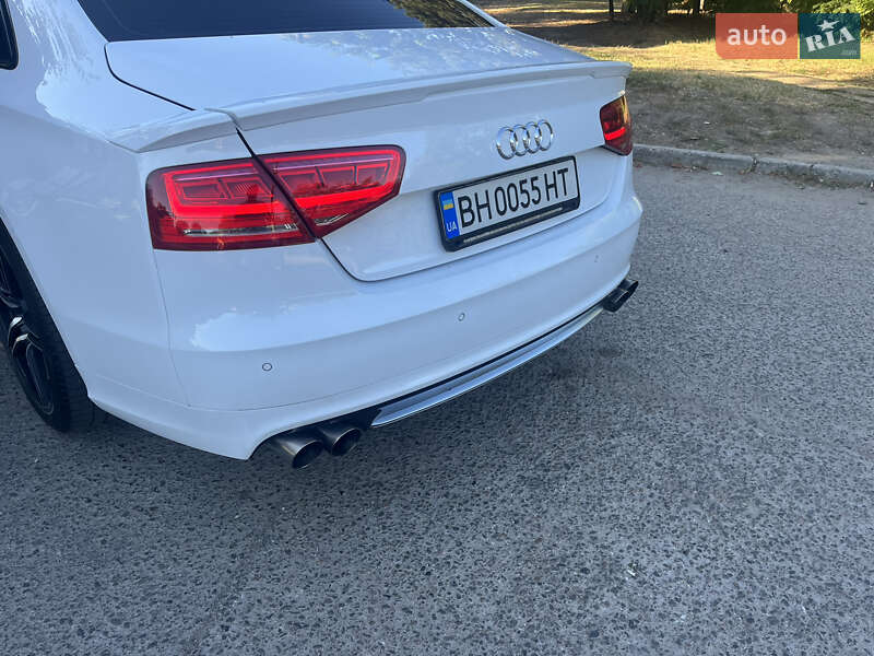 Седан Audi A8 2012 в Одессе