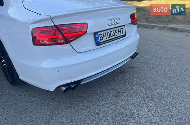 Седан Audi A8 2012 в 