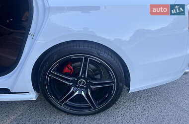 Седан Audi A8 2012 в Одесі