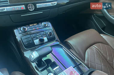Седан Audi A8 2012 в Одесі