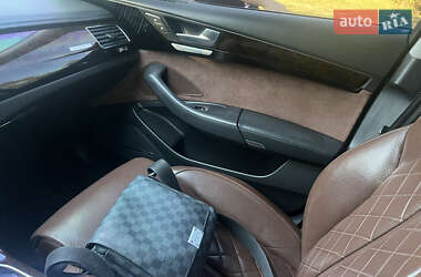 Седан Audi A8 2012 в Одесі