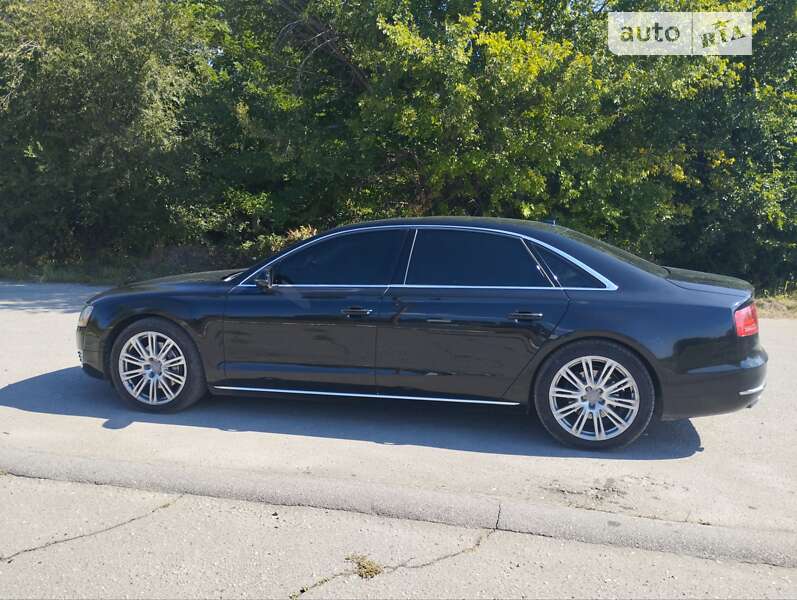Седан Audi A8 2014 в Дніпрі