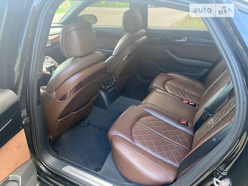 Седан Audi A8 2012 в Киеве