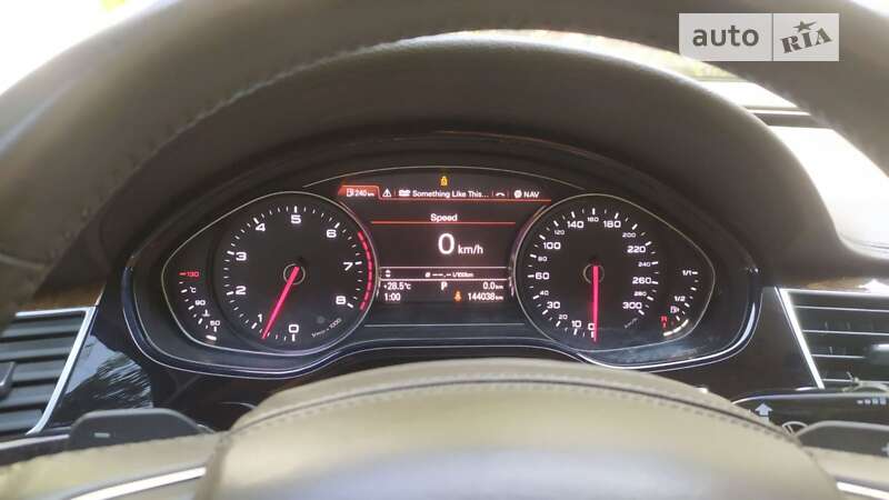 Седан Audi A8 2014 в Дніпрі