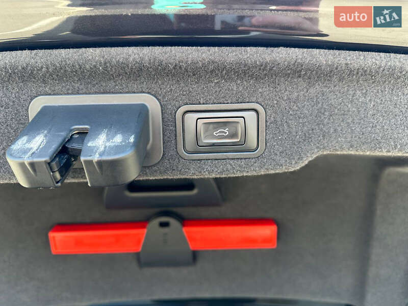 Седан Audi A8 2013 в Киеве фото 29 Седан Audi A8 2013 в Киеве