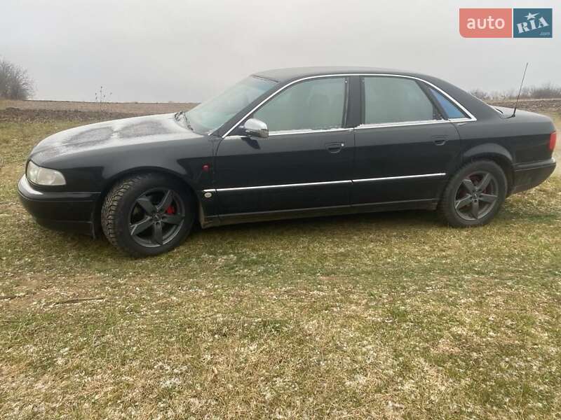 Седан Audi A8 1997 в Чернівцях