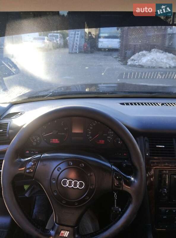 Седан Audi A8 1999 в Тернополі