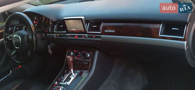 Седан Audi A8 2009 в Ивано-Франковске
