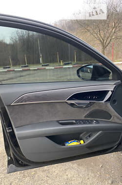 Седан Audi A8 2018 в Иршаве