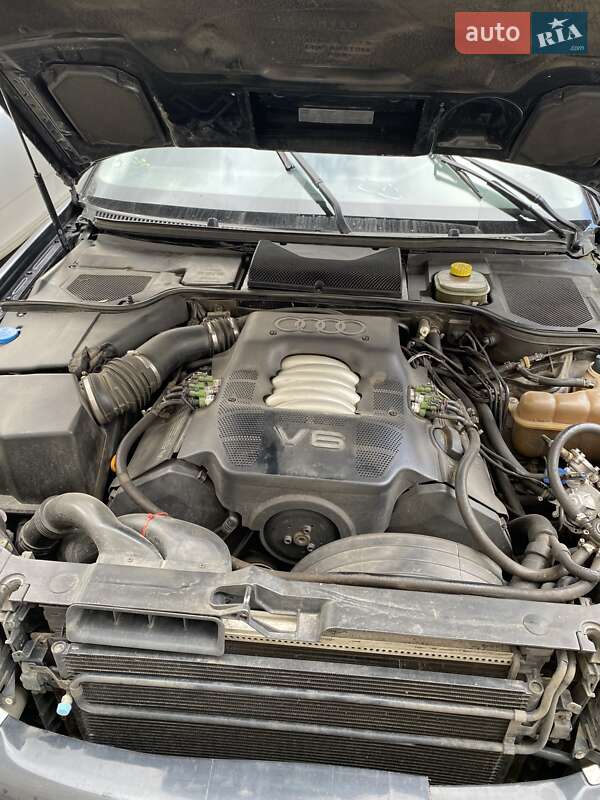 Седан Audi A8 2001 в Броварах