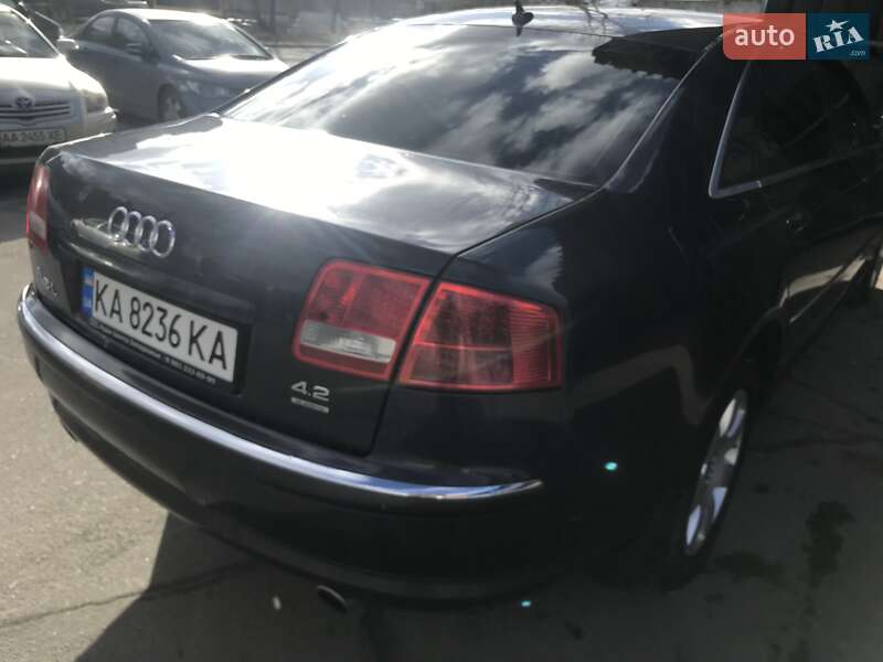 Седан Audi A8 2004 в Киеве