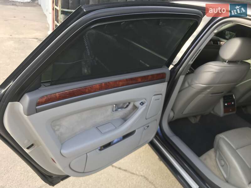 Седан Audi A8 2004 в Киеве