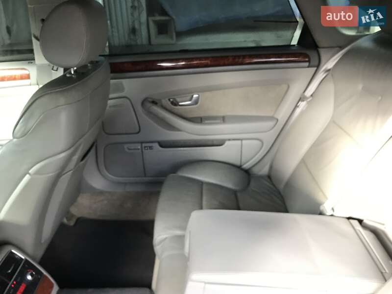 Седан Audi A8 2004 в Киеве