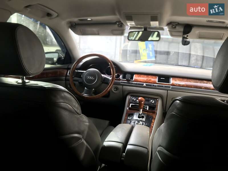 Седан Audi A8 2004 в Киеве