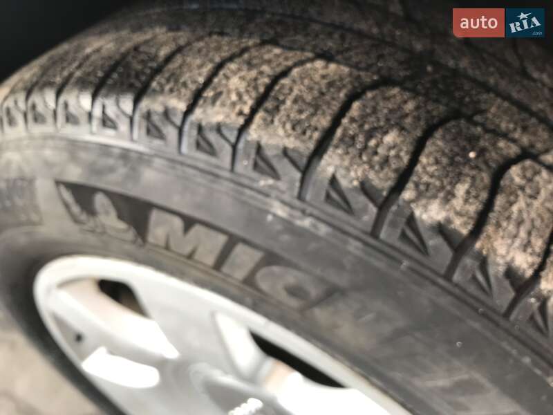 Седан Audi A8 2004 в Киеве