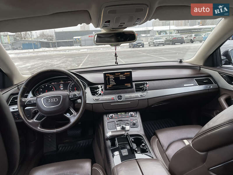 Седан Audi A8 2012 в Киеве