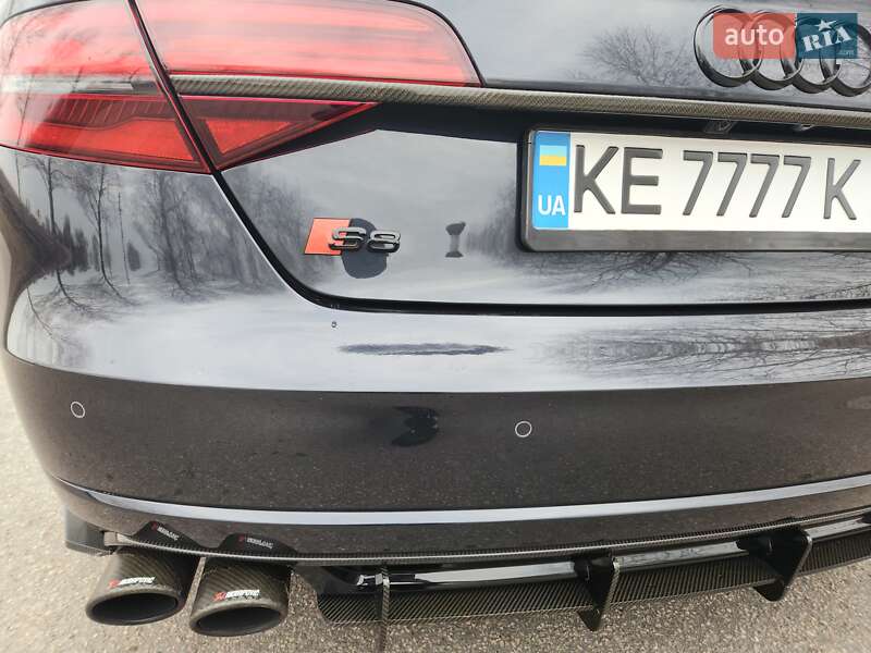 Седан Audi A8 2016 в Дніпрі
