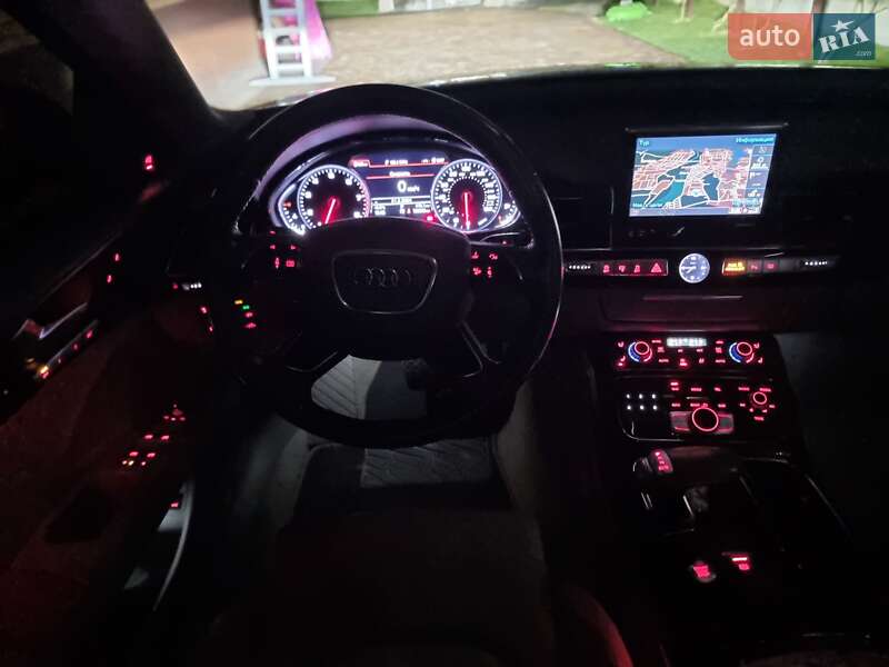 Седан Audi A8 2013 в Івано-Франківську