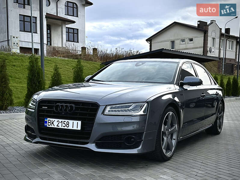 Седан Audi A8 2016 в Рівному