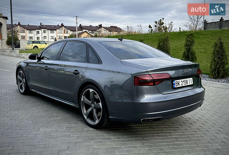 Седан Audi A8 2016 в Рівному