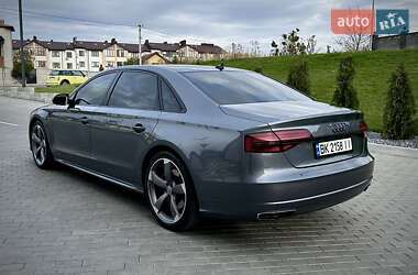 Седан Audi A8 2016 в 