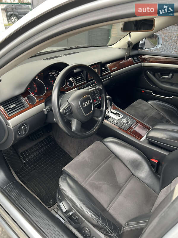Седан Audi A8 2008 в Ровно