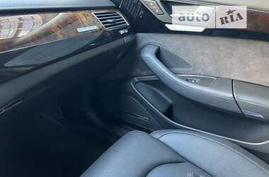 Седан Audi A8 2017 в 