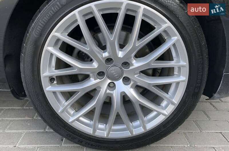 Седан Audi A8 2013 в Хмельницком