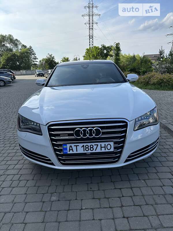 Седан Audi A8 2013 в Ивано-Франковске