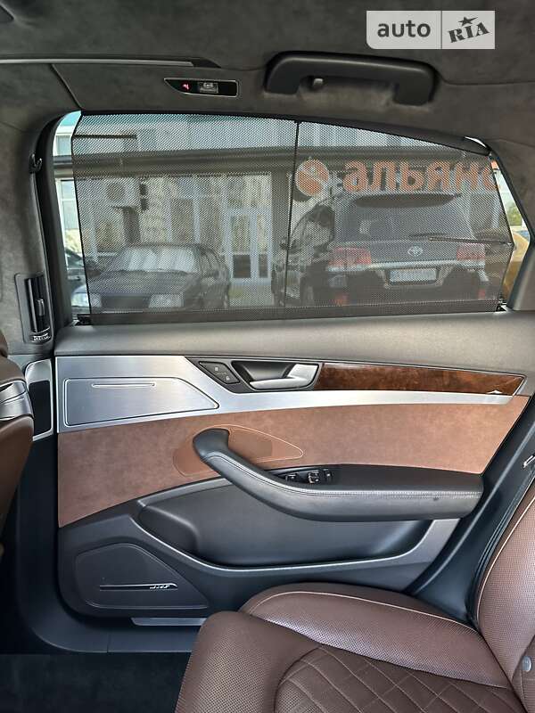Седан Audi A8 2013 в Ивано-Франковске