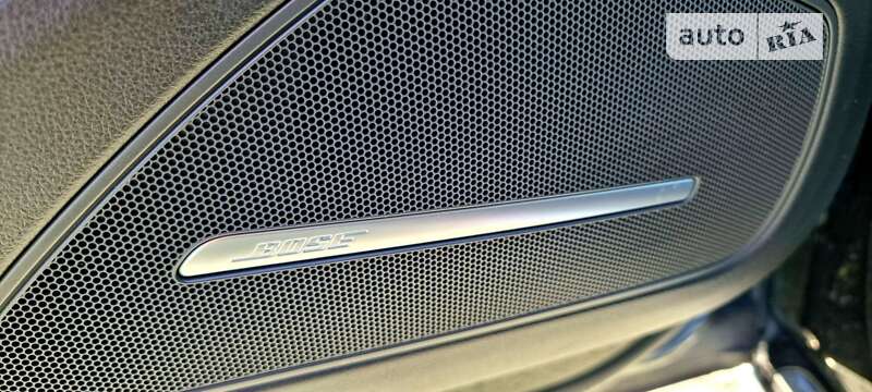 Седан Audi A8 2013 в Дубні